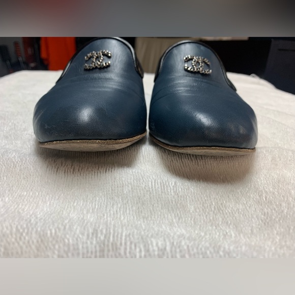 CHANEL Blue Leather CC Flat Loafers Shoes - Picture 2 of 16